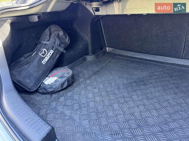 Седан Mazda 6 2004 в Каменском