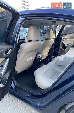 Седан Mazda 6 2015 в 