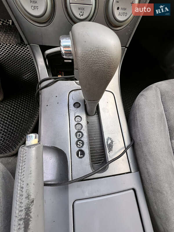 Седан Mazda 6 2004 в Ровно