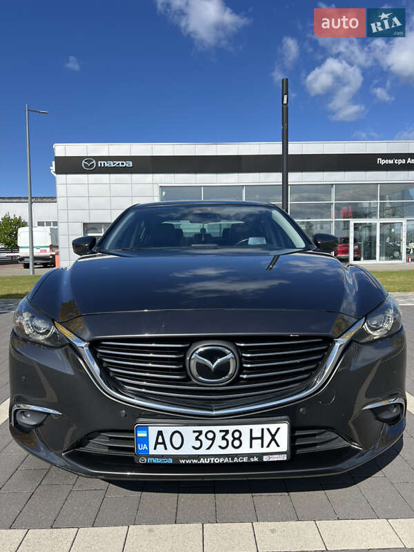 Седан Mazda 6 2016 в Мукачево