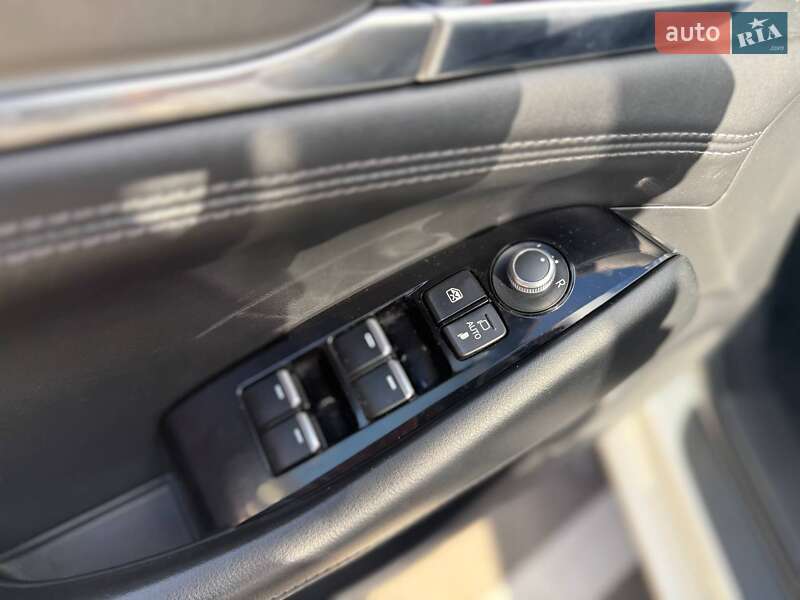 Седан Mazda 6 2019 в Киеве