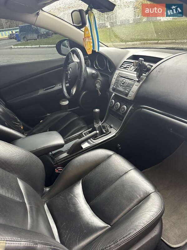 Седан Mazda 6 2008 в Волочиске