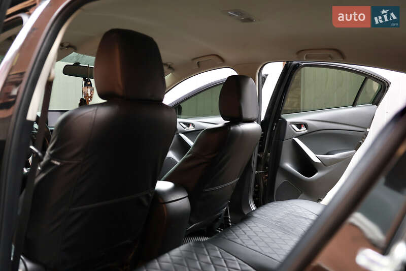 Седан Mazda 6 2015 в Черновцах