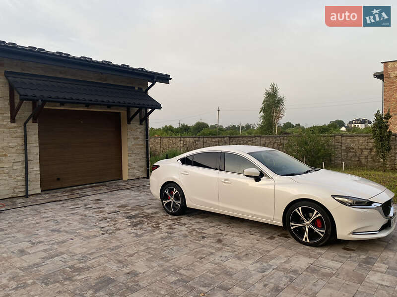 Седан Mazda 6 2018 в Жовкві