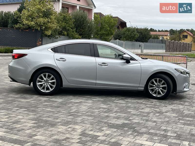 Седан Mazda 6 2016 в Мукачево