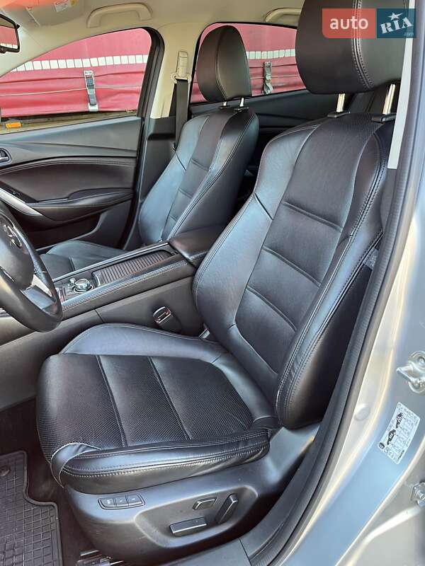 Седан Mazda 6 2016 в Мукачево