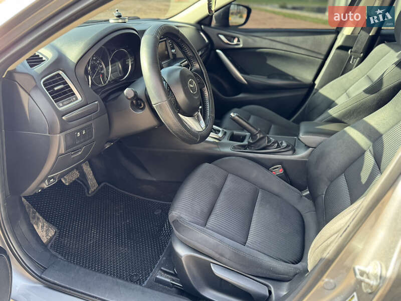 Седан Mazda 6 2013 в Тростянці