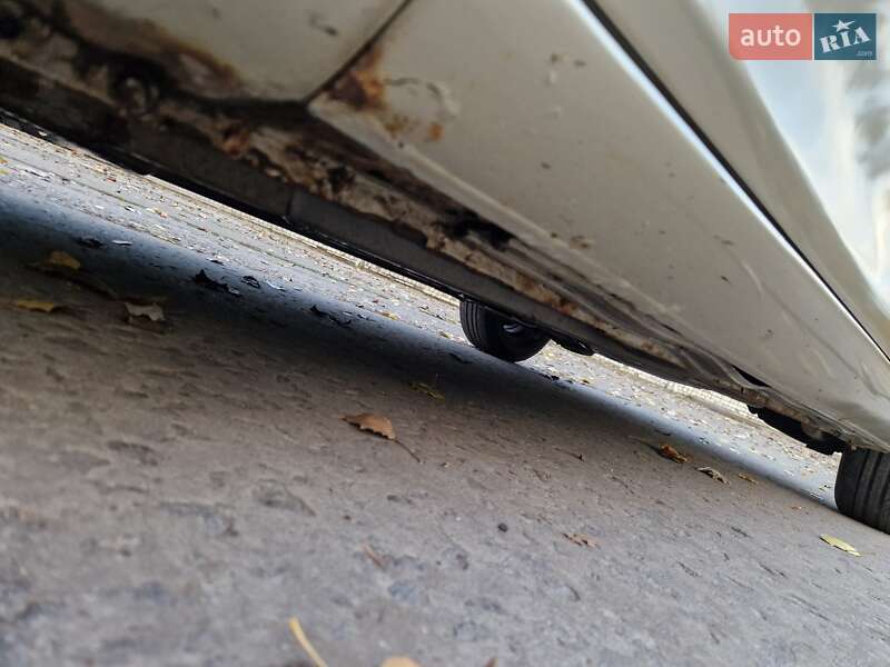 Седан Mazda 6 2003 в Дніпрі