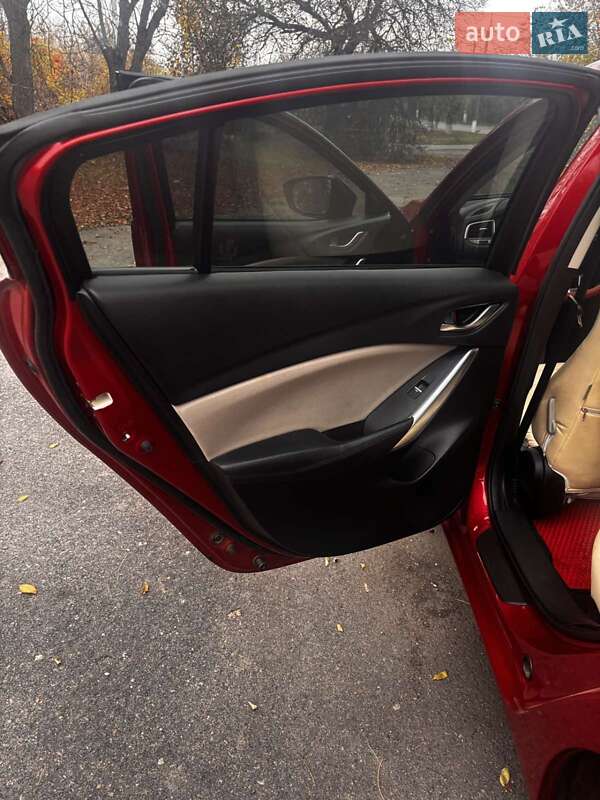 Седан Mazda 6 2016 в Кривом Роге