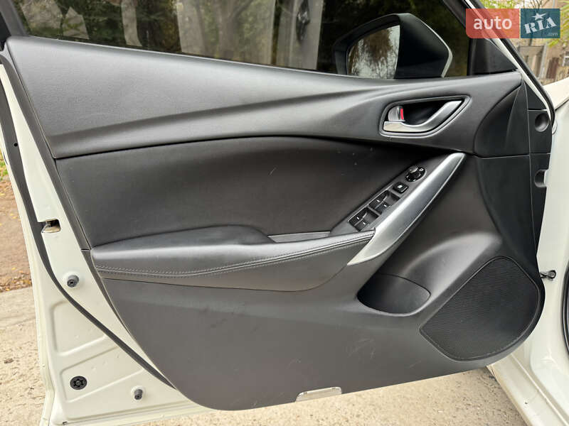 Седан Mazda 6 2014 в Запорожье