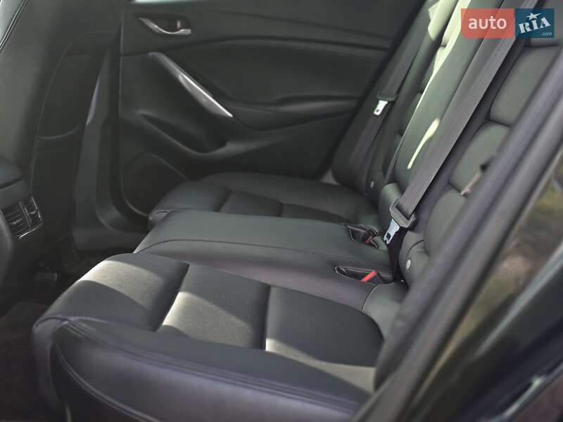 Седан Mazda 6 2017 в Черновцах