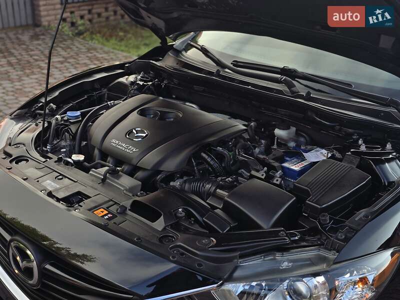 Седан Mazda 6 2017 в Черновцах