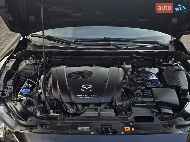 Седан Mazda 6 2017 в Черновцах