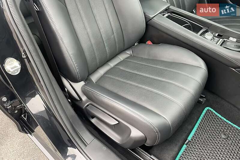 Седан Mazda 6 2018 в Львові