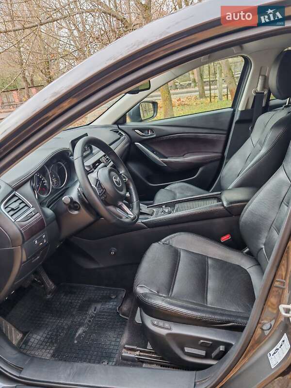Седан Mazda 6 2017 в Вараше