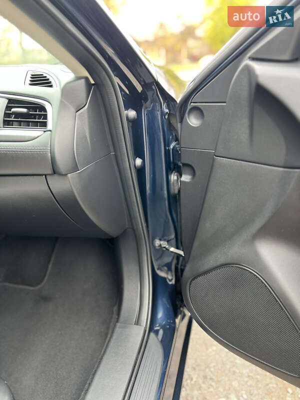 Седан Mazda 6 2016 в Кривом Роге