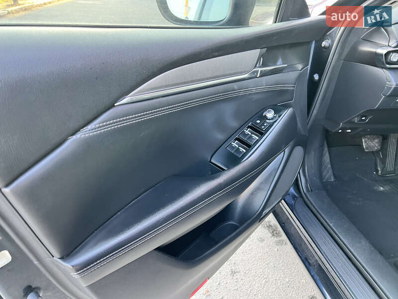 Седан Mazda 6 2018 в Днепре