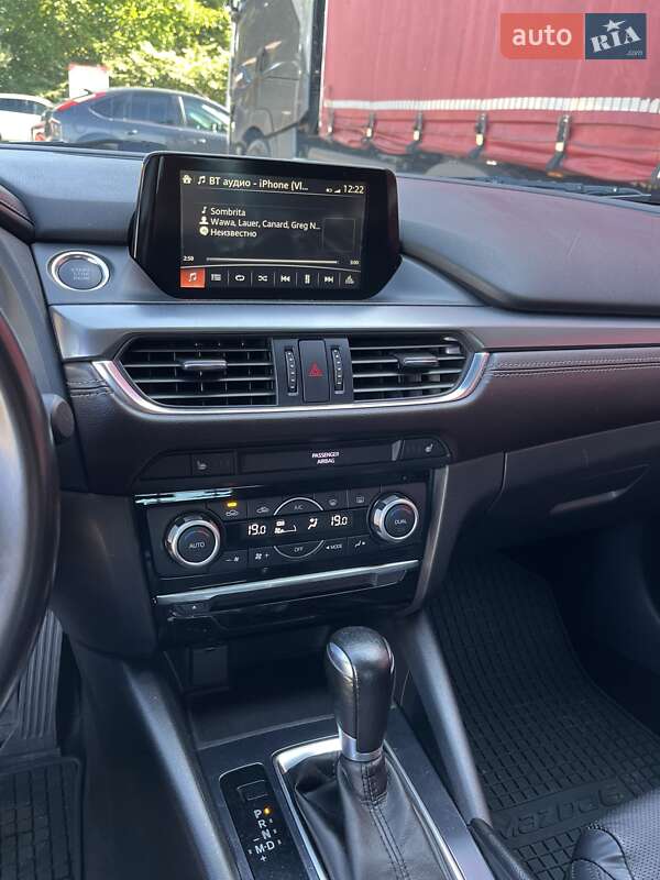 Седан Mazda 6 2016 в Мукачево