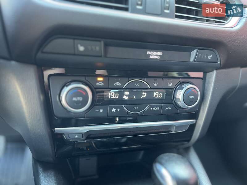 Седан Mazda 6 2016 в Мукачево