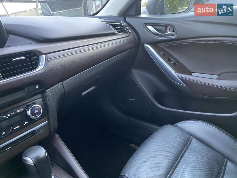 Седан Mazda 6 2015 в Тернополе