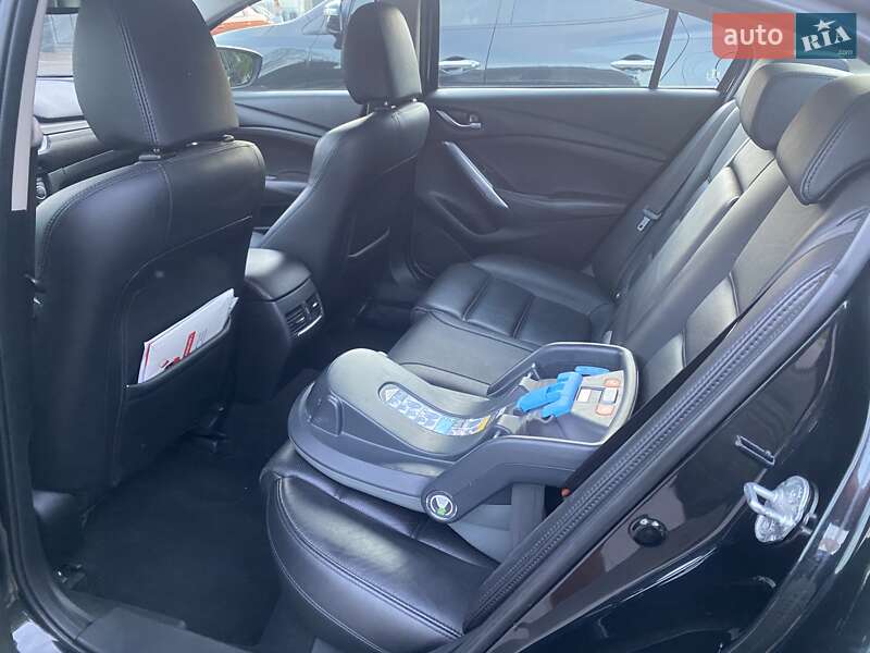 Седан Mazda 6 2015 в Тернополе