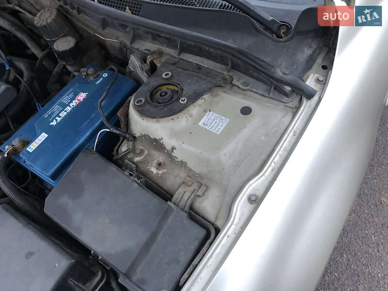 Седан Mazda 6 2003 в Прилуках