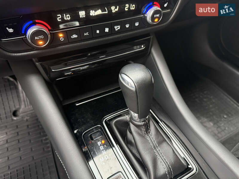 Седан Mazda 6 2019 в Киеве