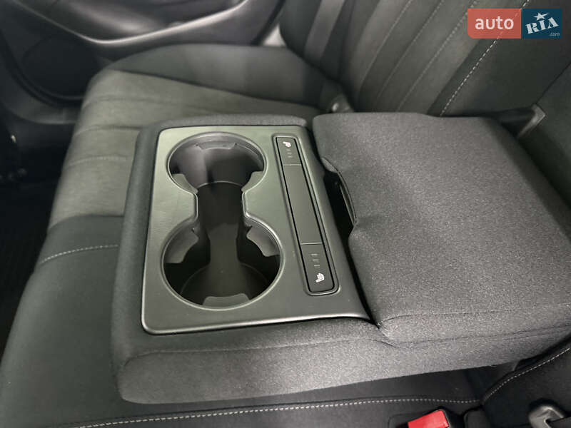 Седан Mazda 6 2019 в Киеве