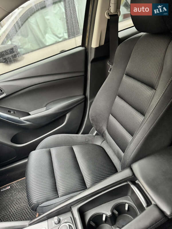 Седан Mazda 6 2015 в Киеве