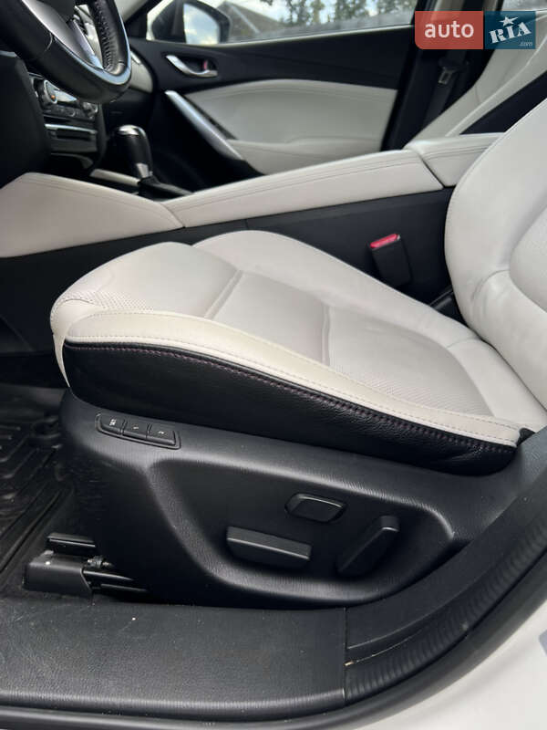 Седан Mazda 6 2015 в Кропивницком