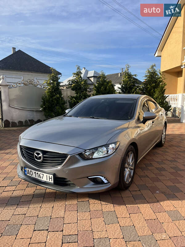Седан Mazda 6 2014 в Мукачево