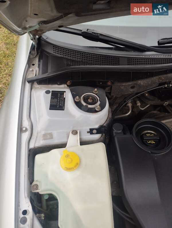 Лифтбек Mazda 6 2005 в Здолбунове