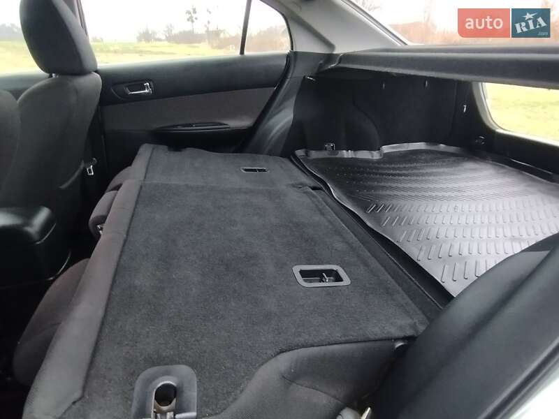 Лифтбек Mazda 6 2005 в Здолбунове