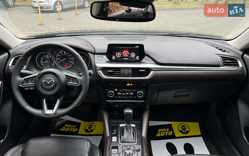 Седан Mazda 6 2017 в Львові