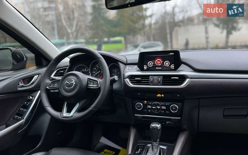 Седан Mazda 6 2017 в Львові