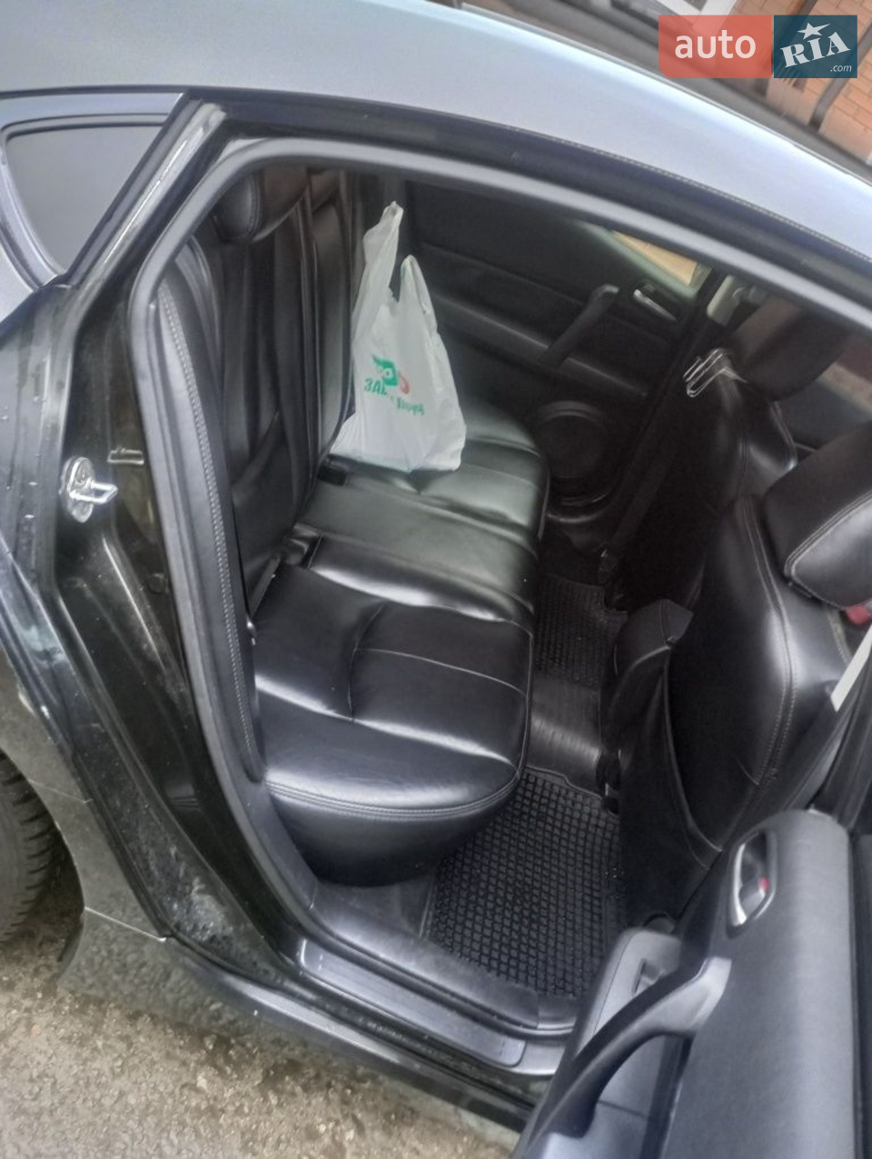 Продам Mazda 6 gh 2.0 дизель у дуже хорошому стані, шкіряний салон, клімат-контроль, круїз-контроль, Android магнітола, музика Bose, вбудований сабвуфер.