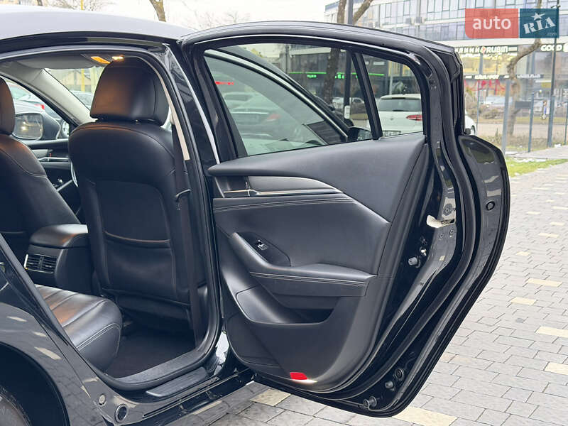 Седан Mazda 6 2018 в Ужгороде