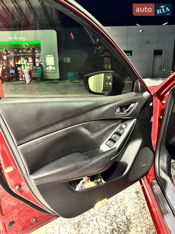 Седан Mazda 6 2016 в Киеве