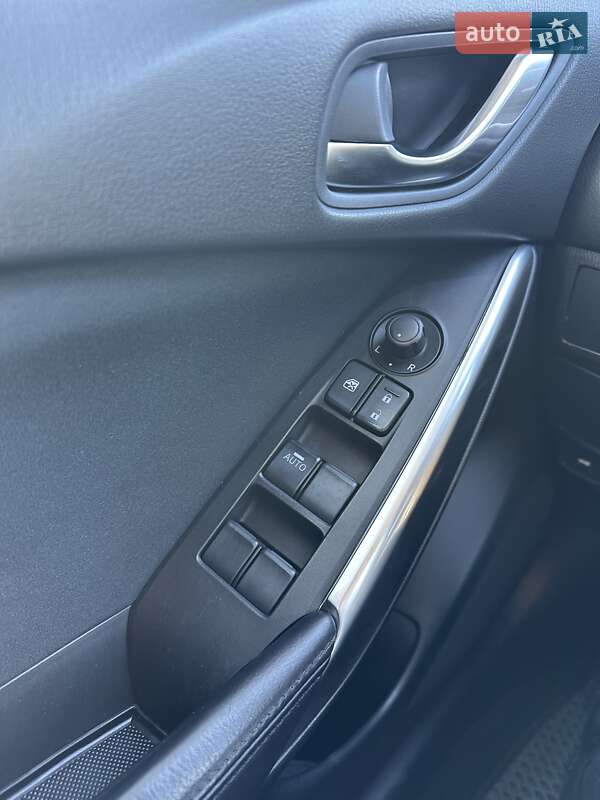 Седан Mazda 6 2013 в Киеве