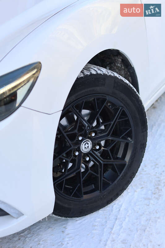 Седан Mazda 6 2015 в Днепре