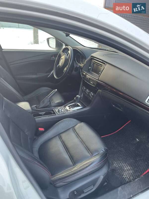 Седан Mazda 6 2013 в Вороновице