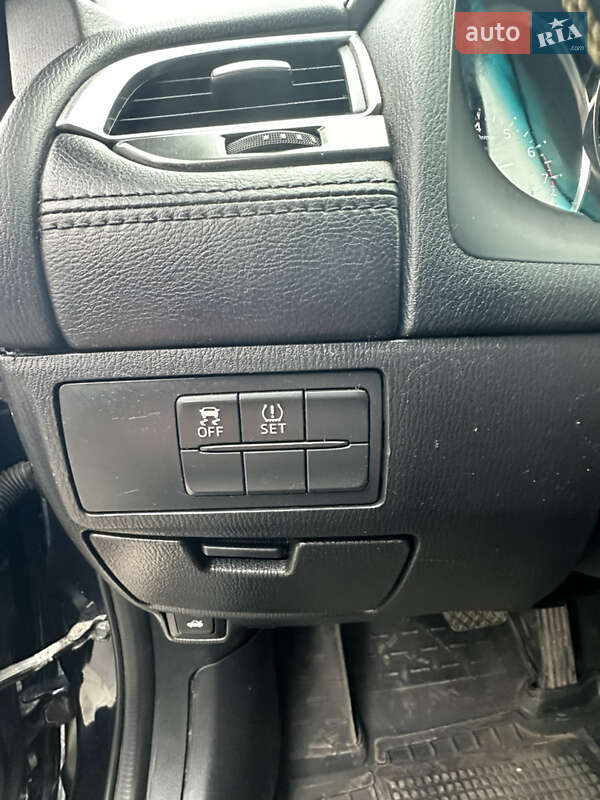 Седан Mazda 6 2016 в Дніпрі