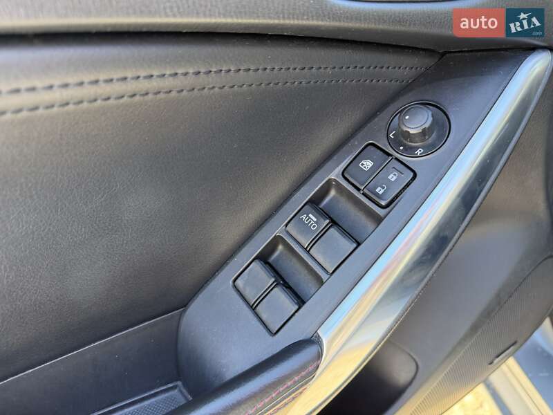 Седан Mazda 6 2012 в Львові