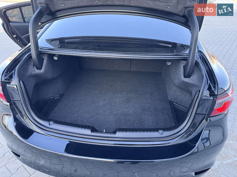 Седан Mazda 6 2018 в Бродах