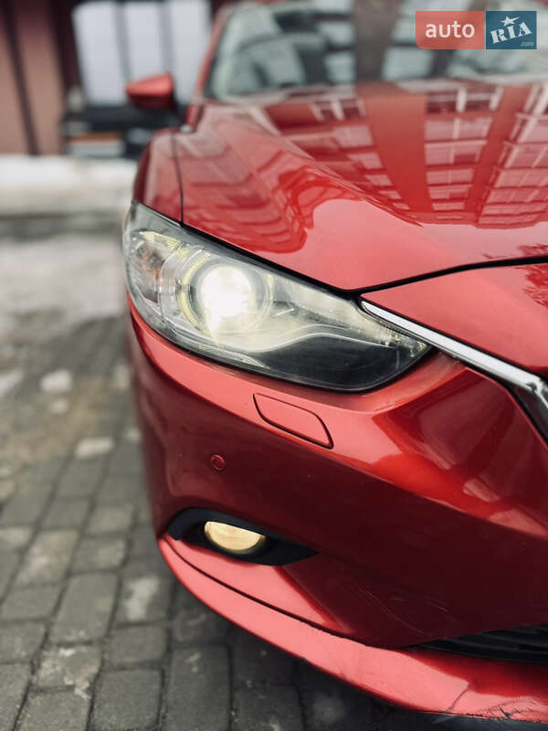 Седан Mazda 6 2014 в Новояворівську