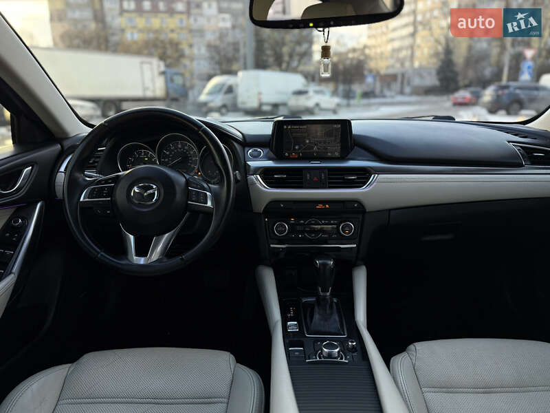 Седан Mazda 6 2015 в Днепре
