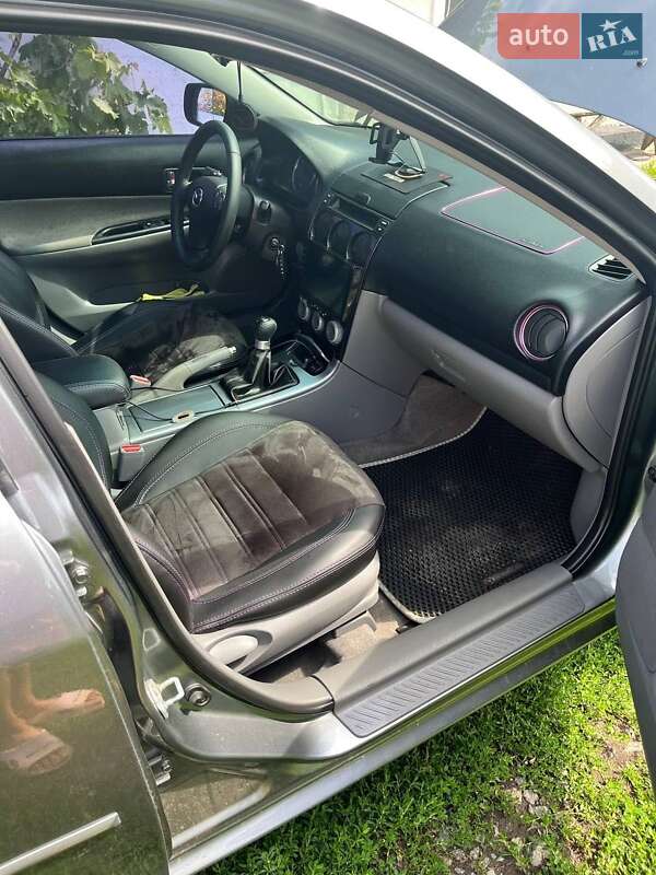 Седан Mazda 6 2003 в Зачепиловке