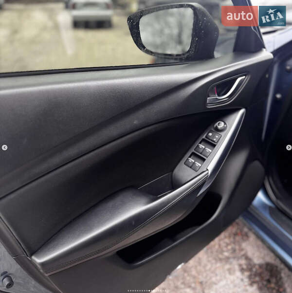 Седан Mazda 6 2015 в Запоріжжі