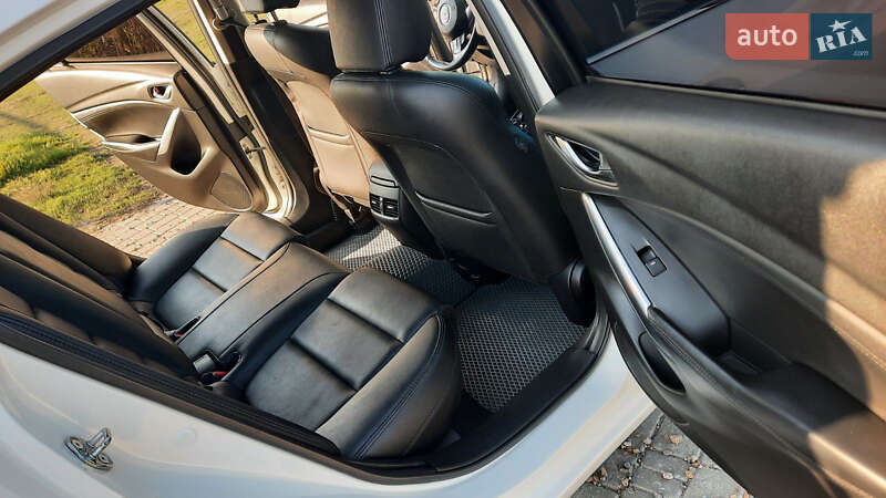 Седан Mazda 6 2014 в Біляївці