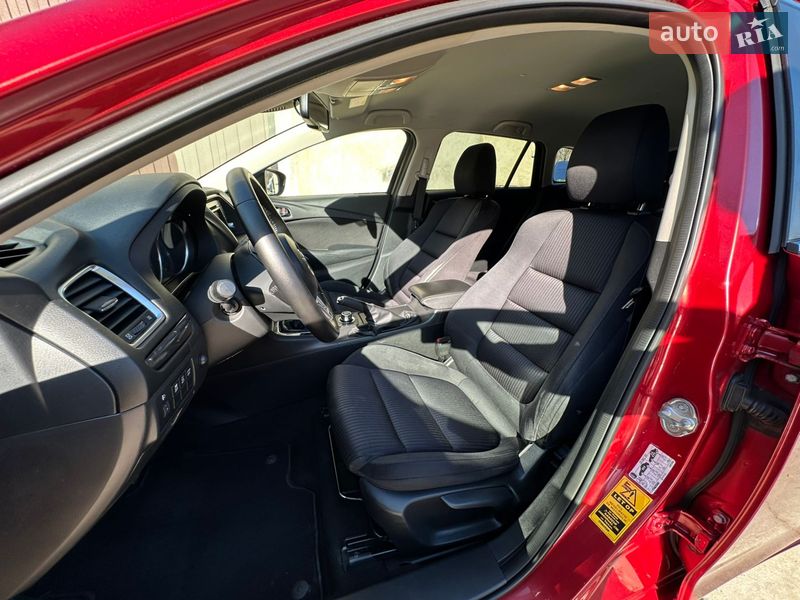 Універсал Mazda 6 2014 в Чернівцях
